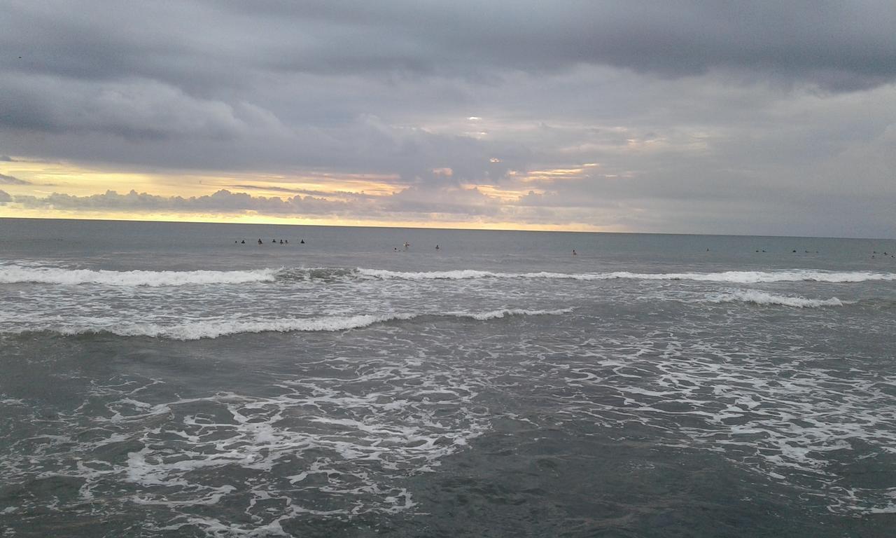 Repag Wayan Canggu Hostel Кута Екстер'єр фото